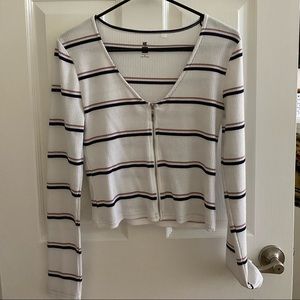 Long sleeve crop top